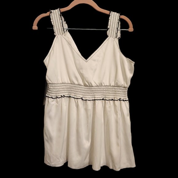 NWT Rampage Flowy Sleeveless White V Neck Blouse Size L - Picture 5 of 6